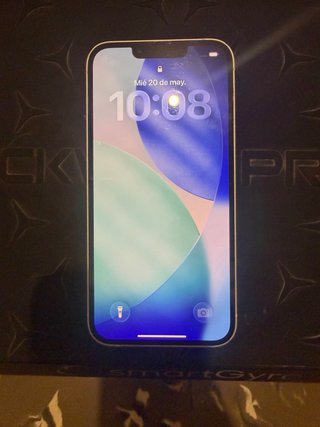iPhone 13 Plata 84% Batería