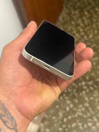 iPhone 13 Plata 84% Batería