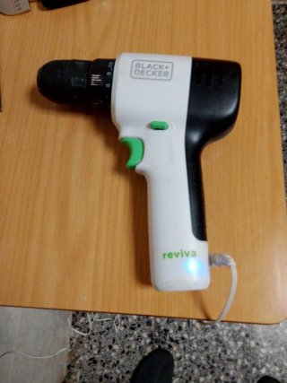 Taladro Black+Decker Reviva