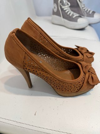 Zapatos de tacón Xti marrones talla 37