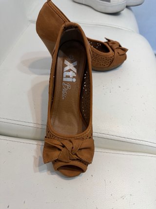 Zapatos de tacón Xti marrones talla 37