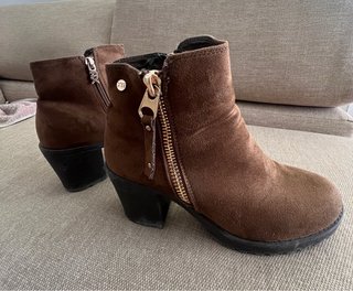 Botines marrones con cremallera
