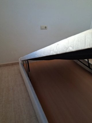 Regalamos Somier blanco si te lo llevas pronto