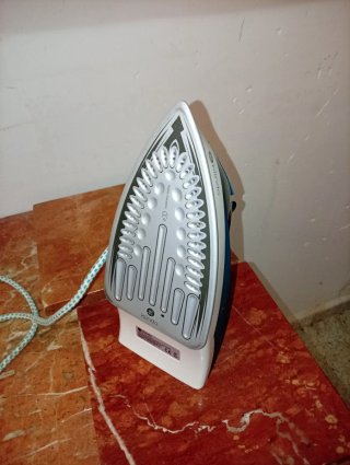 Plancha de vapor Kliindo 2400W