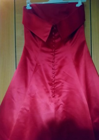 Vestido de fiesta rojo,comprado en tienda de traje