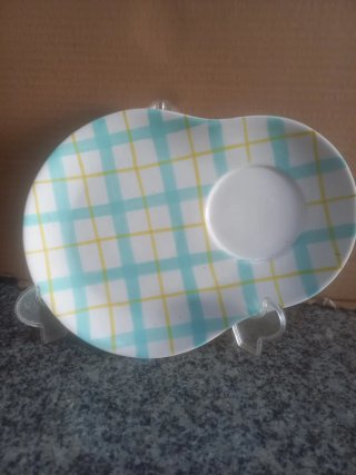 Prato Gato Preto Xadrez Laranja e Roxo Tudo. 3€
