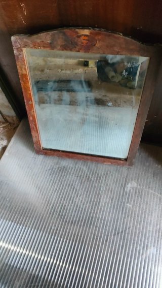 Espejo  muy antiguo madera