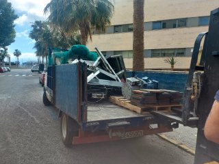 Vaciado de enseres casas naves cocheras etc..