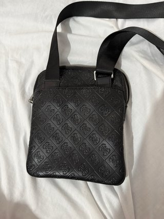 Bandolera Guess Negra