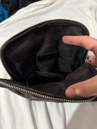 Bandolera Guess Negra