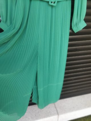 Mono verde de fiesta/bodas