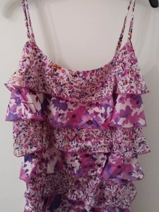 Vestido de fiesta con volantes. Tejido Seda ligero
