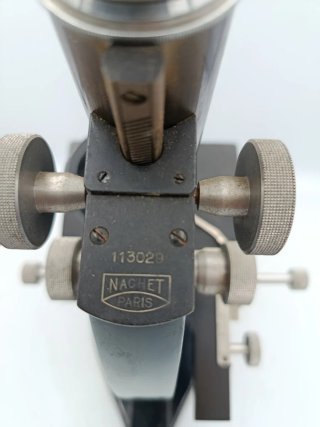 ANTIGUO MICROSCOPIO NACHET CON SU CAJA