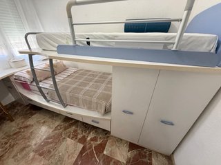 Litera y escritorio como nuevos