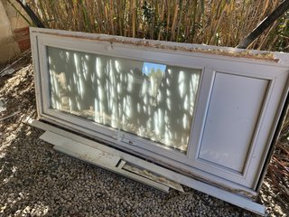 Puerta Exterior Galería Blanca