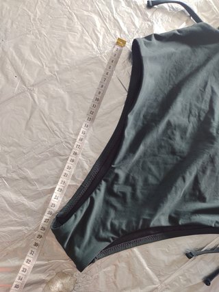 Bikini Oysho Negro/Verde Oliva