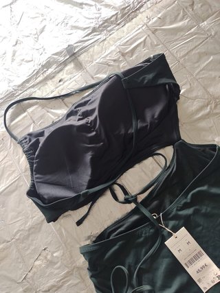 Bikini Oysho Negro/Verde Oliva