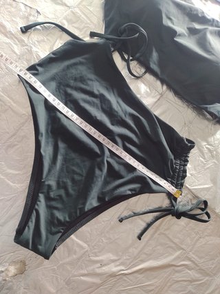 Bikini Oysho Negro/Verde Oliva