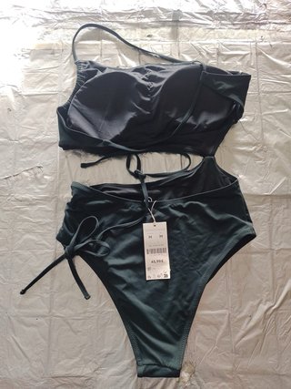 Bikini Oysho Negro/Verde Oliva