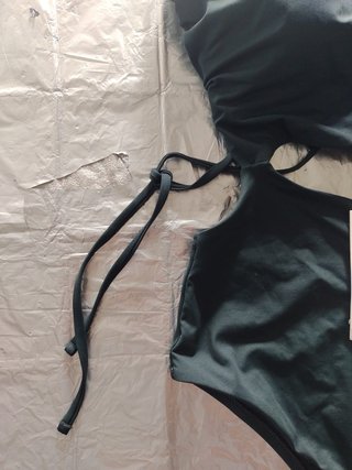 Bikini Oysho Negro/Verde Oliva