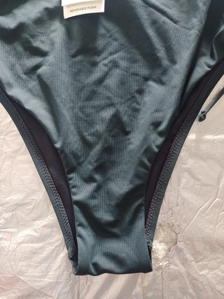 Bikini Oysho Negro/Verde Oliva