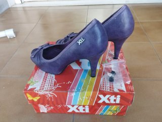 Zapatos de tacon morados T.39