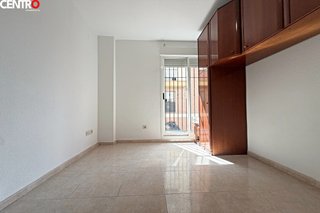 Piso en buena zona con plaza de garaje,Ogijares