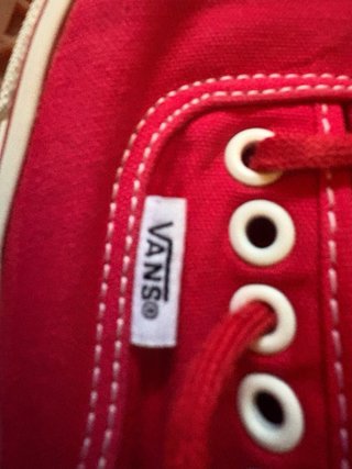 Zapatillas Vans Azul y Rojo 10 euros cada par