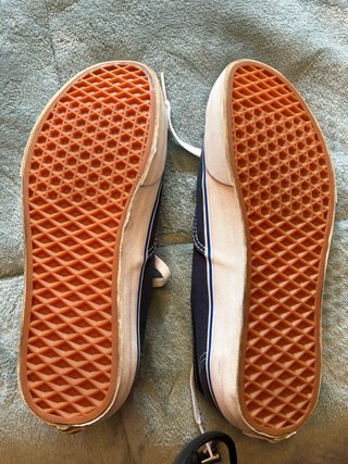 Zapatillas Vans Azul y Rojo 10 euros cada par