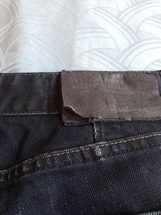 Pantalón vaquero oscuro