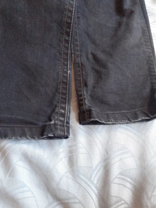 Pantalón vaquero oscuro