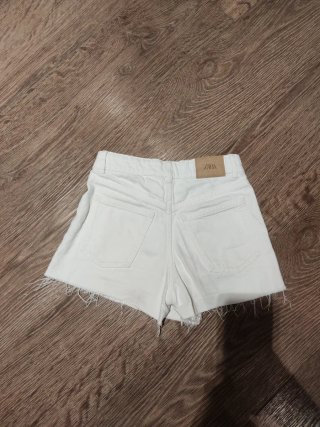Falda  short blanca Zara 10 años