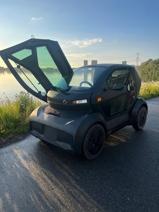 Renault Mobilize Duo 80 Evo (2025) | Custom black