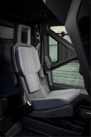 Renault Mobilize Duo 80 Evo (2025) | Custom black