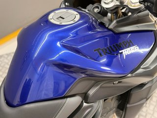 TRIUMPH TIGER 800