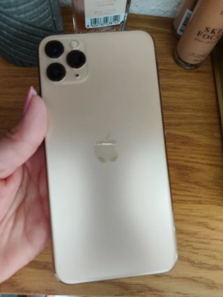 iPhone 11 Pro Max como nuevo