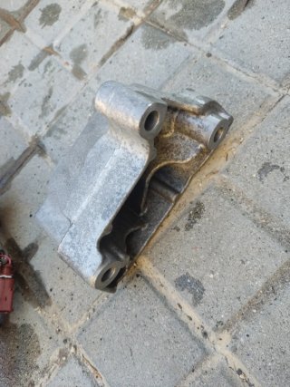 Soporte motor VW Golf 7 7.5
