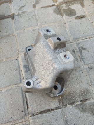 Soporte motor VW Golf 7 7.5