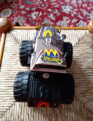 Coches de Juguete F-40 y Monster Truck