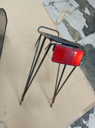 Lote componentes bicicleta: cesta, manillar, porta