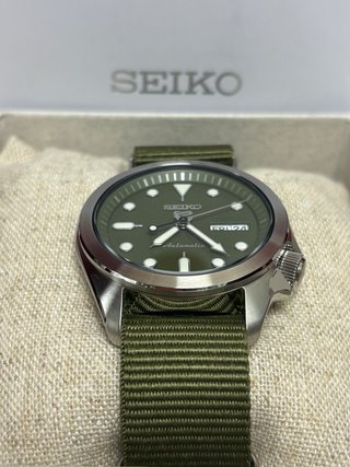 Seiko SRPE65K1 Reloj Verde Automático-Nuevo