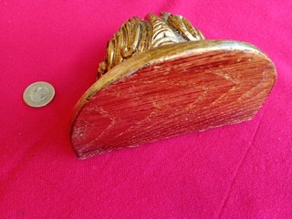 Ménsula repisa de pared dorada para figura