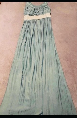 Vestido largo dorado y verde azulado
