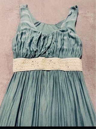 Vestido largo dorado y verde azulado