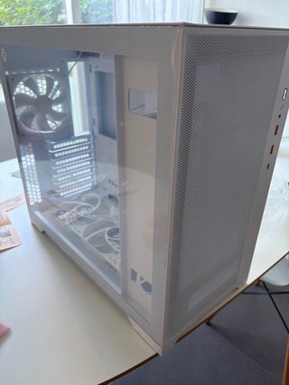 Caja PC FSP CMT580 ATX Blanca