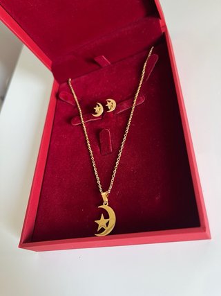 Conjunto Collar y Pendientes Luna y Estrella