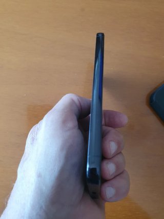 Smartphone Nero con tripla fotocamera