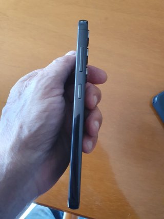 Smartphone Nero con tripla fotocamera