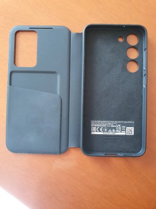 Smartphone Nero con tripla fotocamera