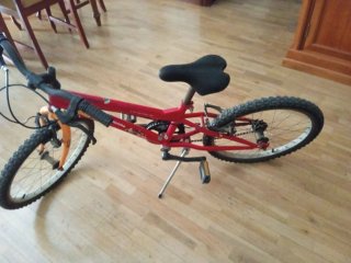 Bicicleta niño roja 20 pulgadas. Sevilla
